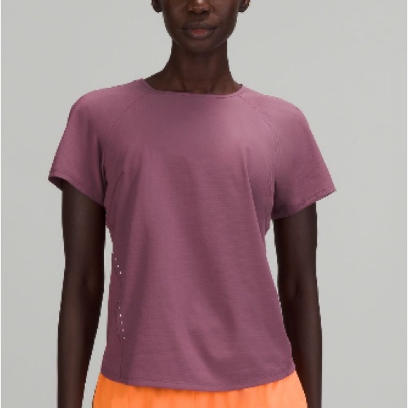 Lululemon short sleeve t-shirt - Picture 2 of 5